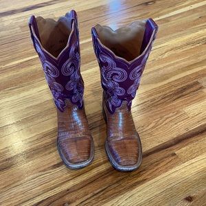 Lucchese Annalyn Square Toe Women’s Crocodile Boot in Tan/Redwood Size 7.5B